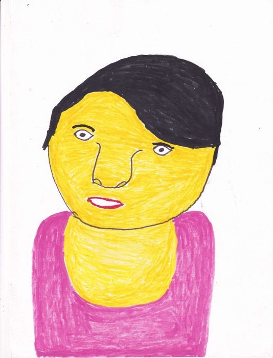 Frau mit gelbem Gesicht in Rosa